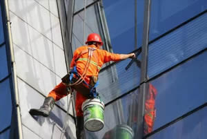 咸阳蜘蛛人幕墙清洗